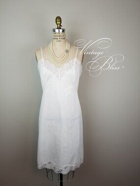 Vintage 1950's Pretty White Lace Trimmed Slip Chemise Bust Size 36-38